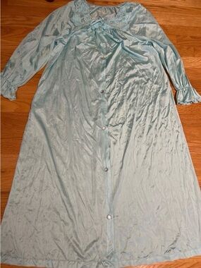 Vintage Lorraine light Blue Women's Button-Front Nightgown with Lace Trim medium